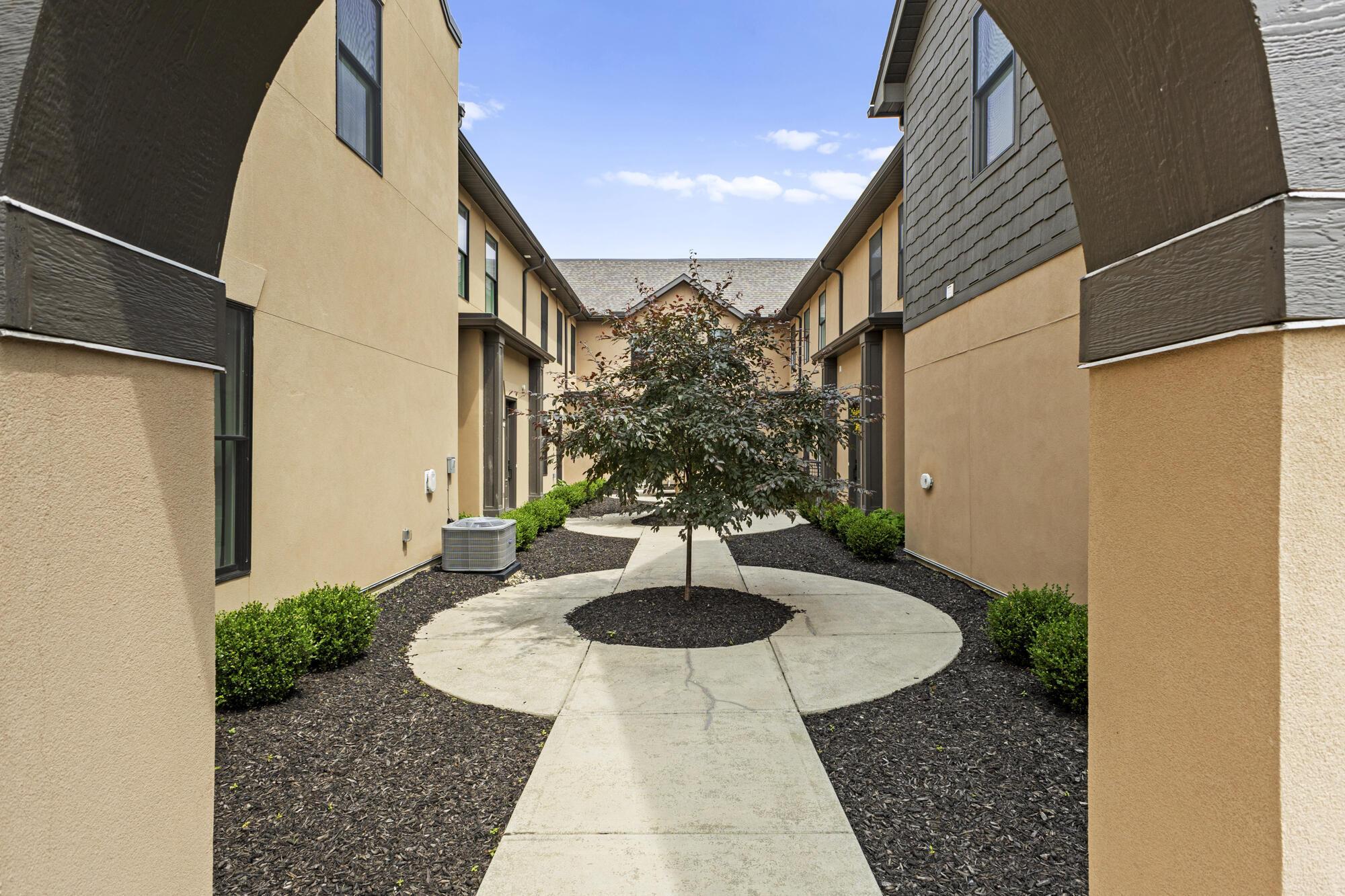 1078 Bryden Road, Unit 6 Columbus, OH 43205 - Photo 6 of 74 6_cs9a1209