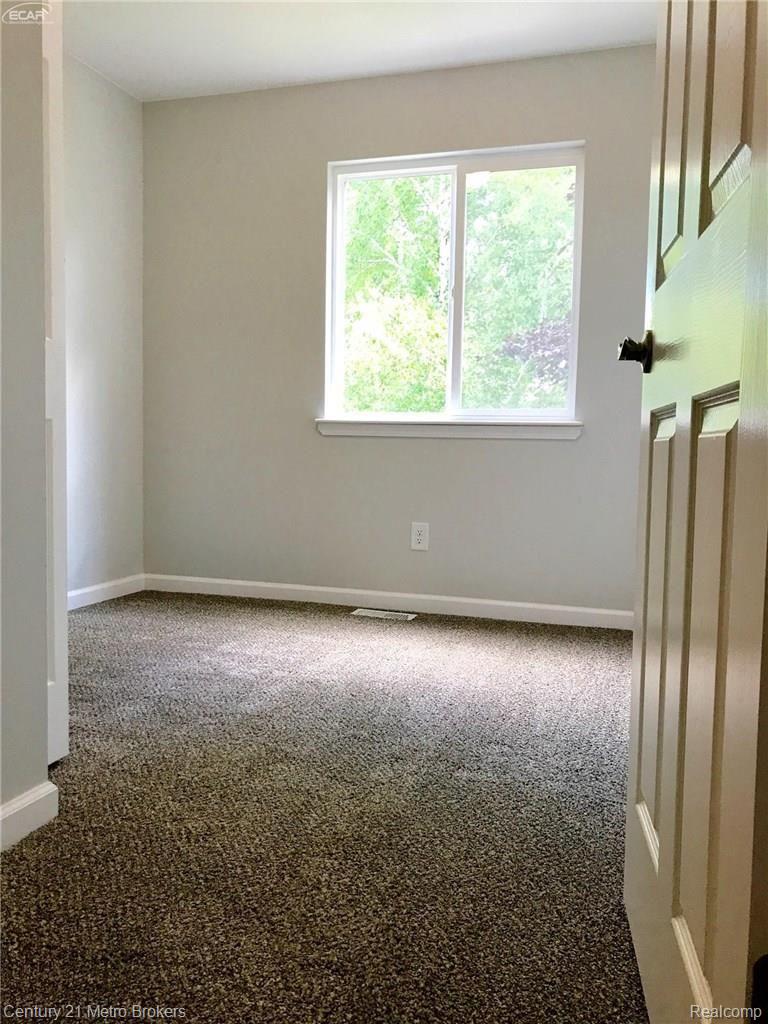 6179 Johnson Road Flushing, MI 48433 - Photo 21 of 39 30068696_20.jpg