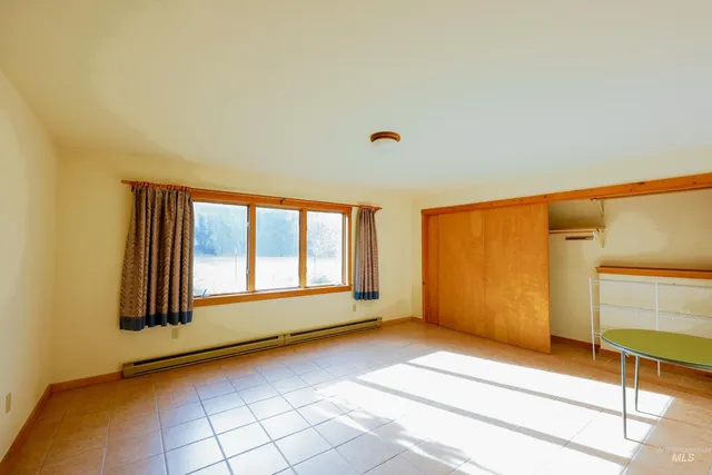 $875,000 | 1021 Claypit Road, Troy, ID 83871