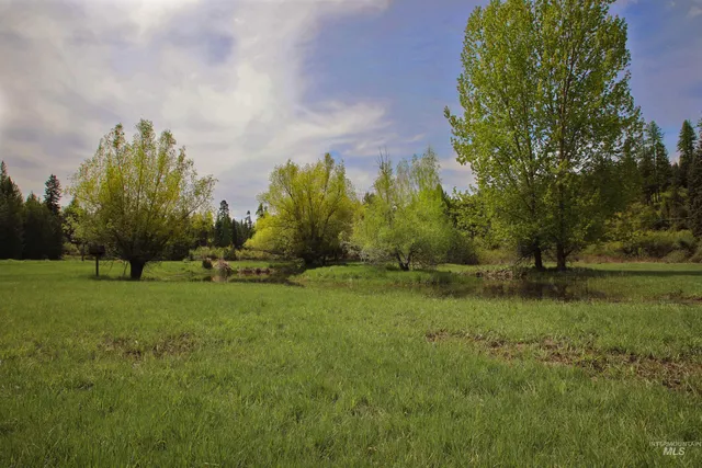 $875,000 | 1021 Claypit Road, Troy, ID 83871