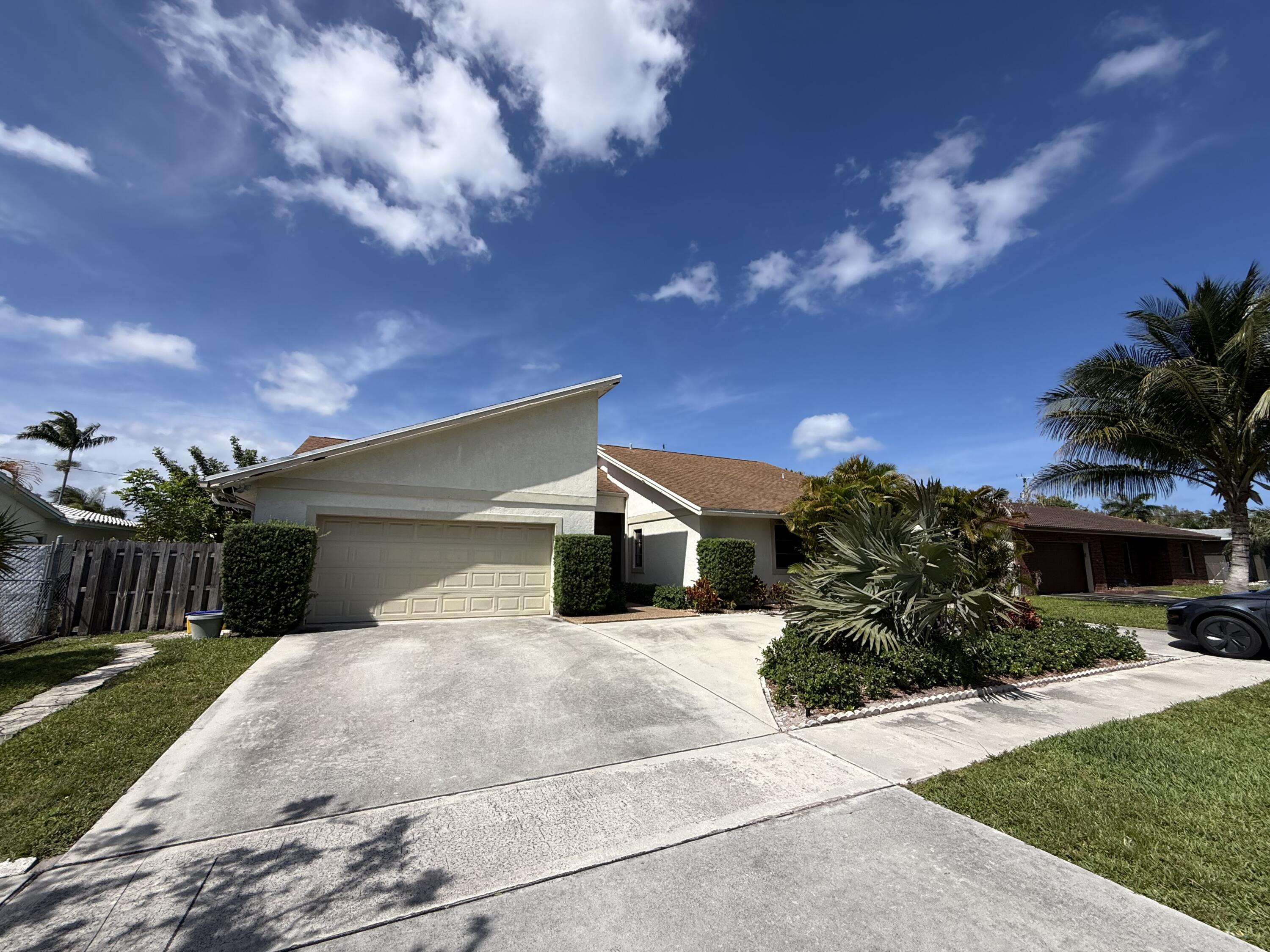 71 Laredo Lane Boca Raton, FL 33487 - Photo 2 of 18 IMG_7919