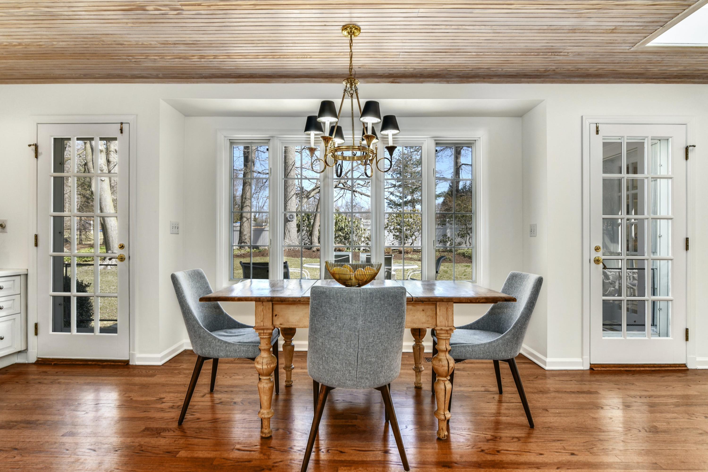 26 Royle Road Darien, CT 06820 - Photo 14 of 43 Eat In Kitchen
