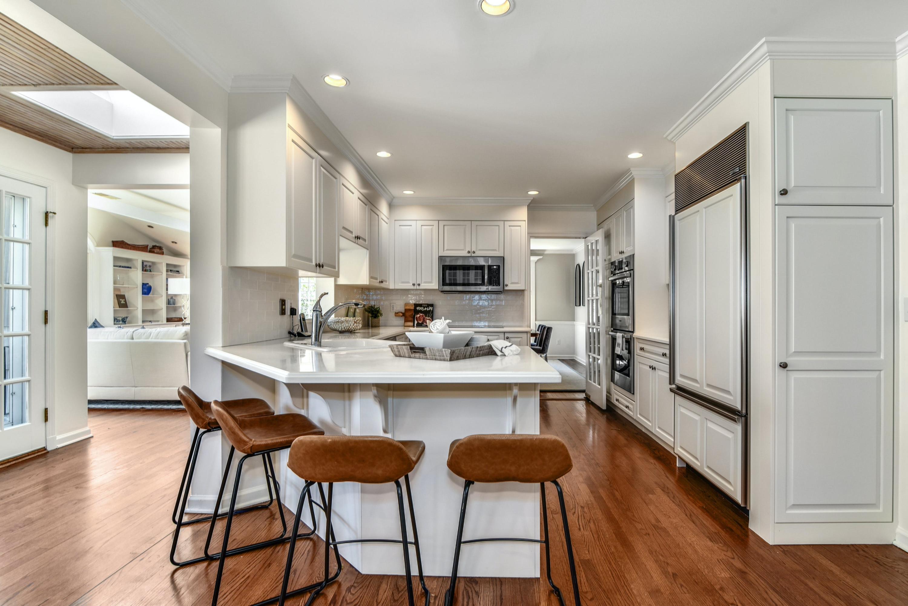26 Royle Road Darien, CT 06820 - Photo 16 of 43 Eat In Kitchen w/ Breakfast Bar