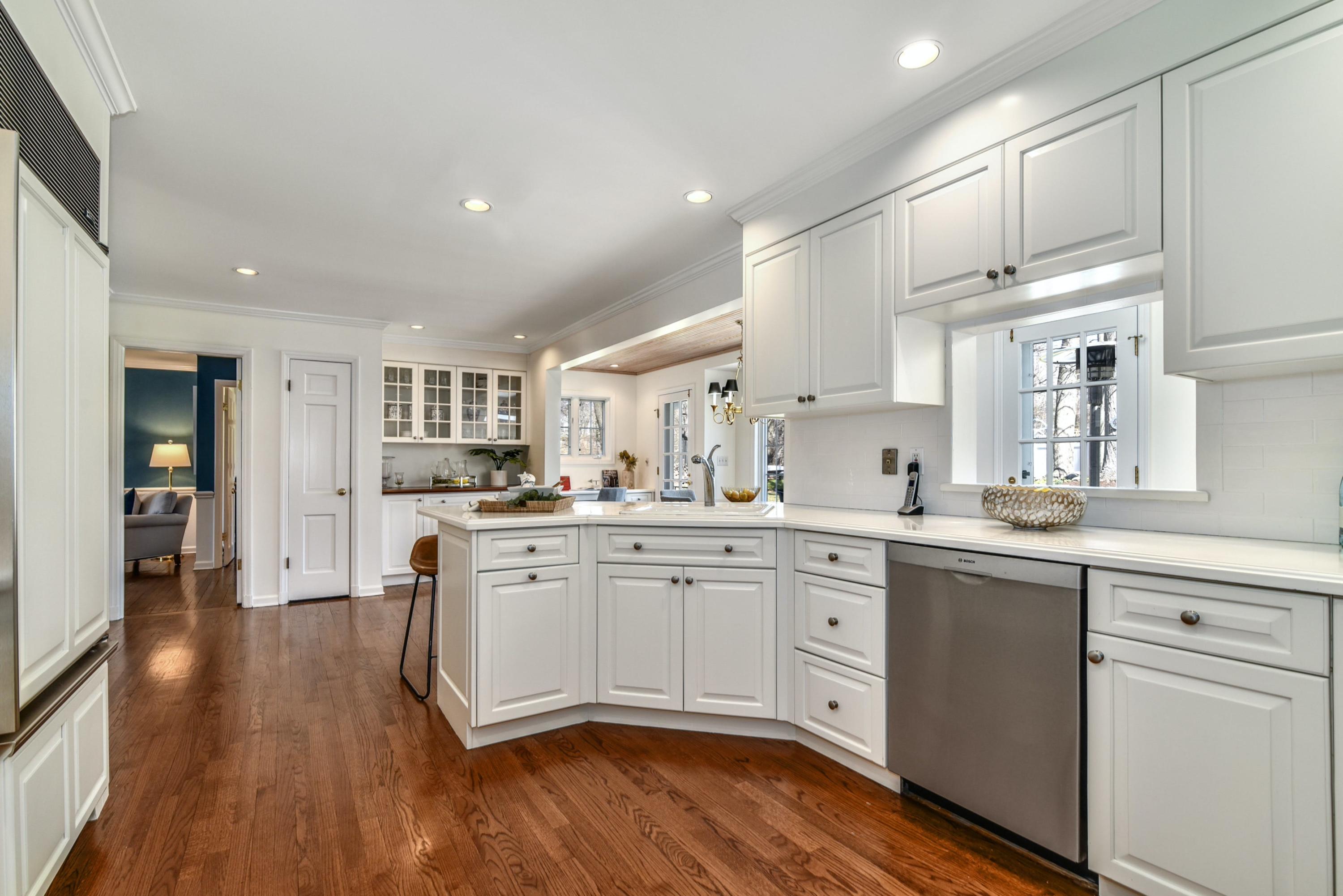 26 Royle Road Darien, CT 06820 - Photo 17 of 43 Kitchen