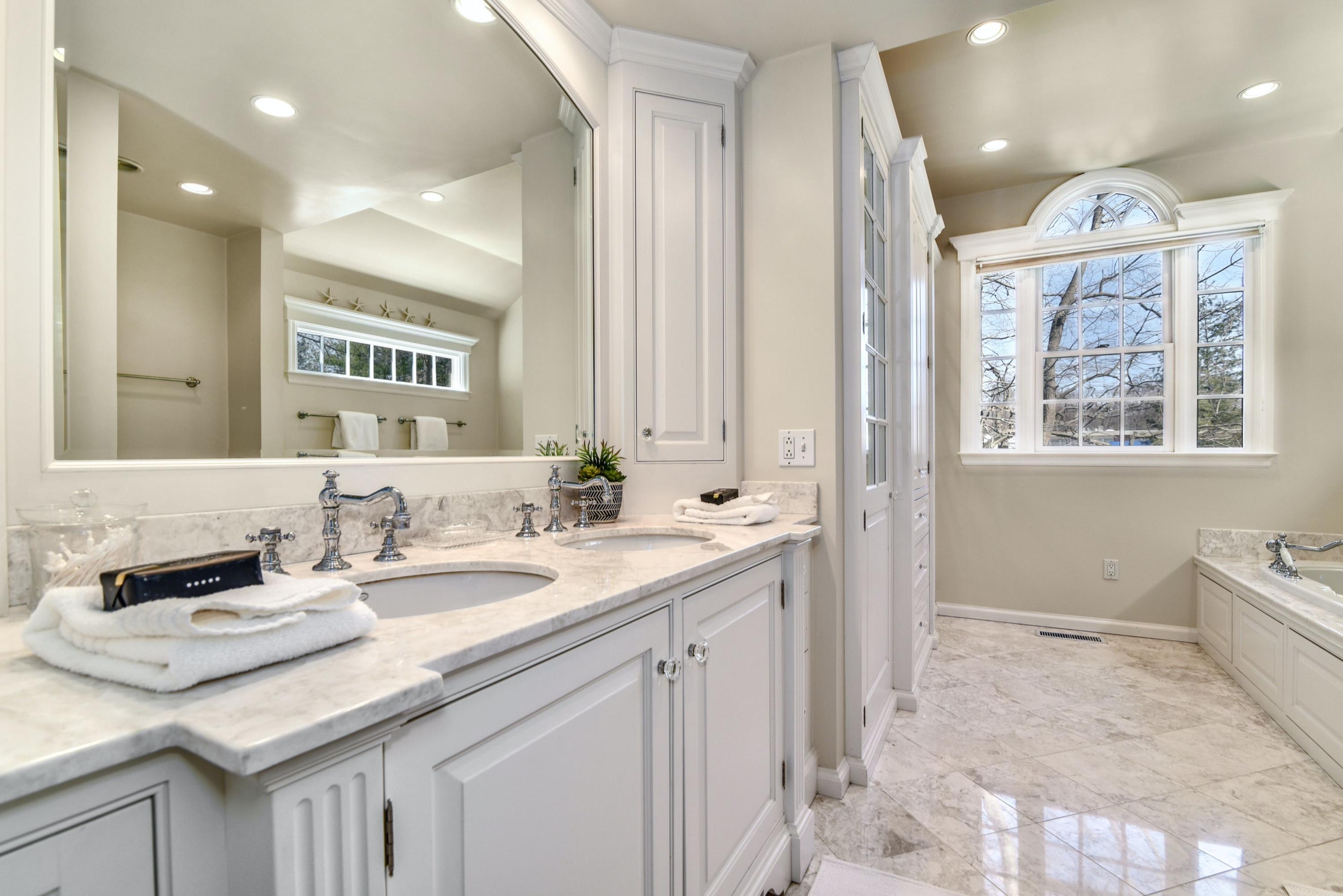 26 Royle Road Darien, CT 06820 - Photo 27 of 43 Master Bathroom