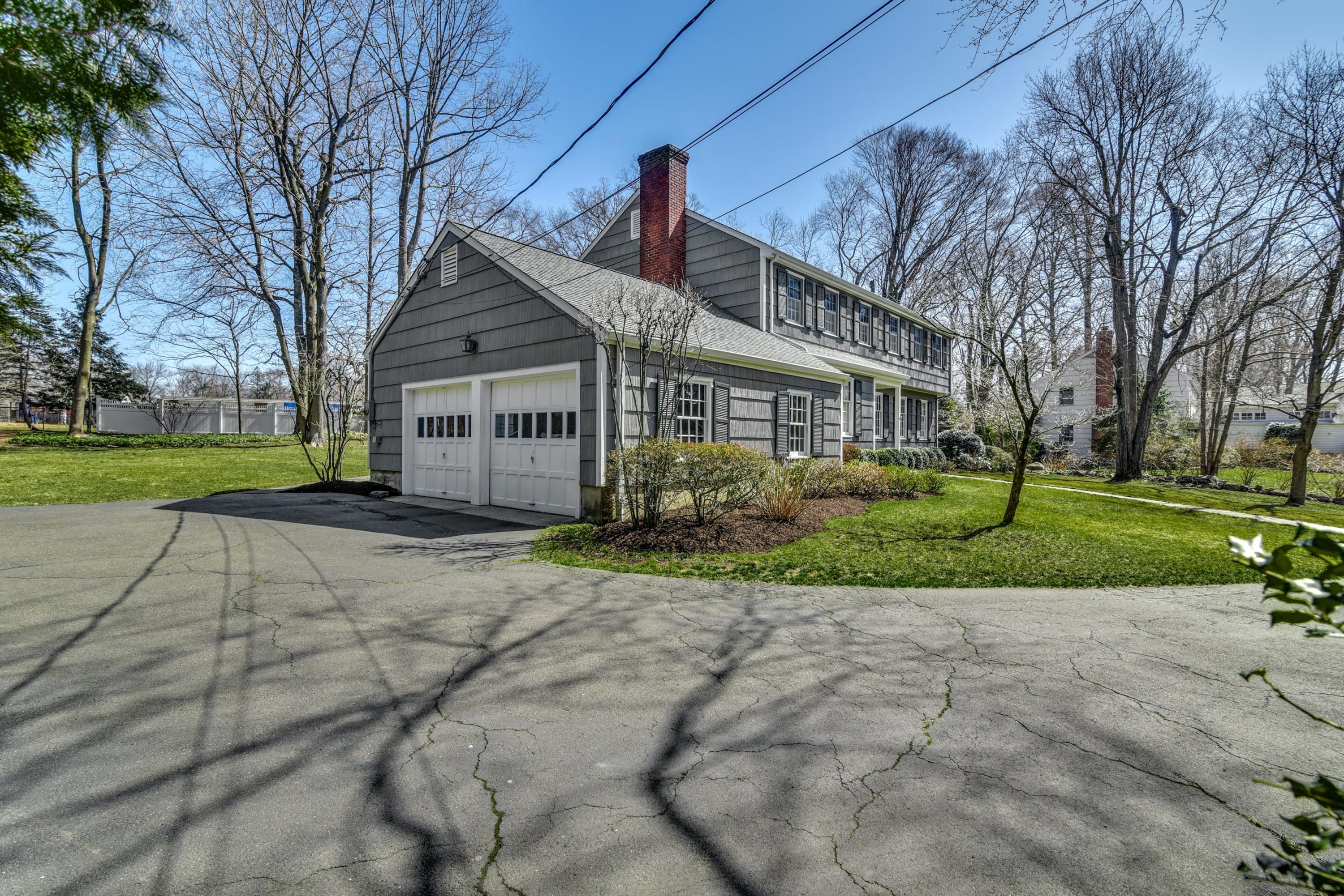 26 Royle Road Darien, CT 06820 - Photo 38 of 43 2 Car Garage