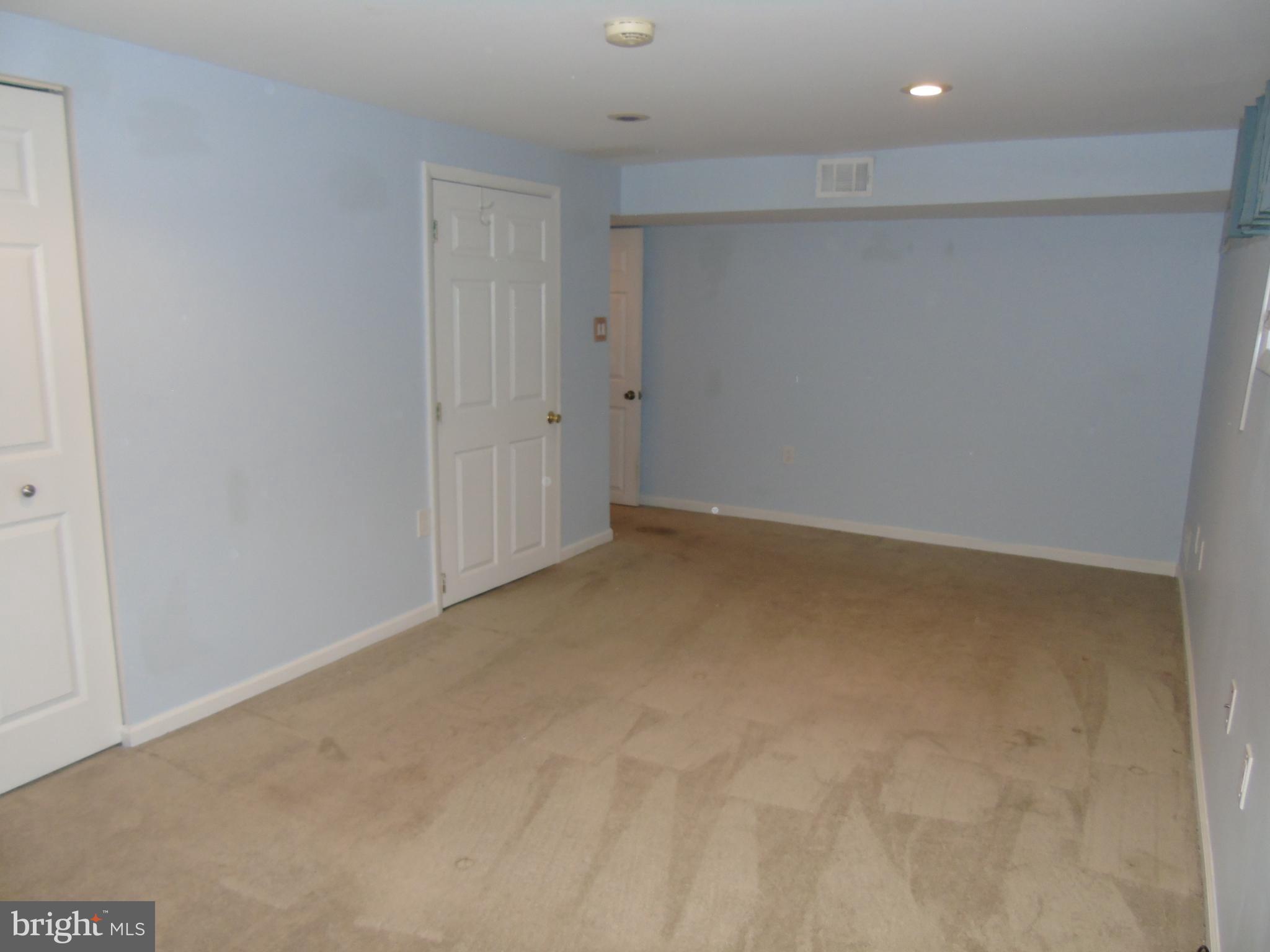 1193 Roberts Road Warminster, PA 18974 - Photo 5 of 39 Gallery Image 5