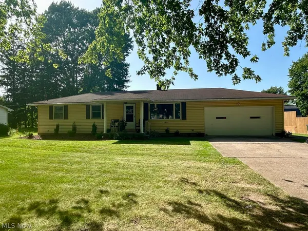 $259,900 | 44520 Middle Ridge Road, Amherst, OH 44001