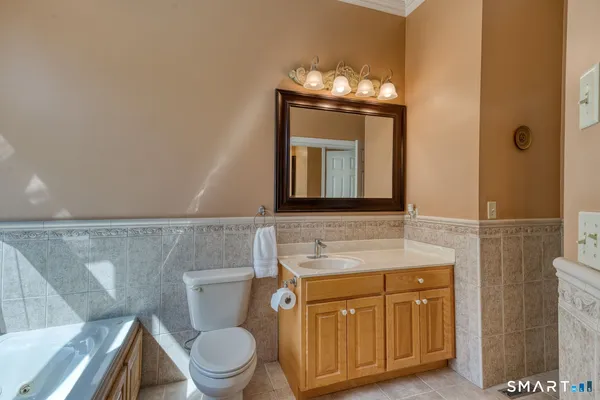 $595,000 | 20 Renn Lane, Berlin, CT 06037