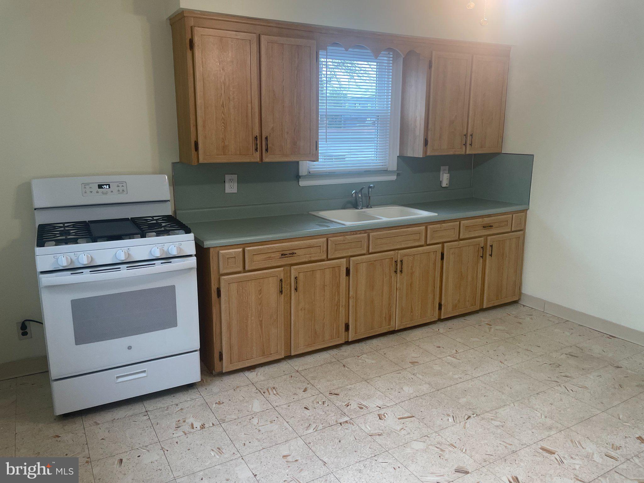 180 Easton Road, Unit 1 Horsham, PA 19044 - Photo 10 of 15 Kitchen