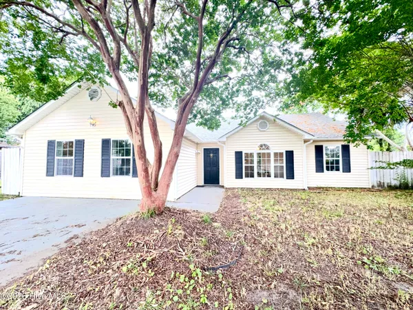 $2,495 | 502 Worth Drive, Morehead City, NC 28557