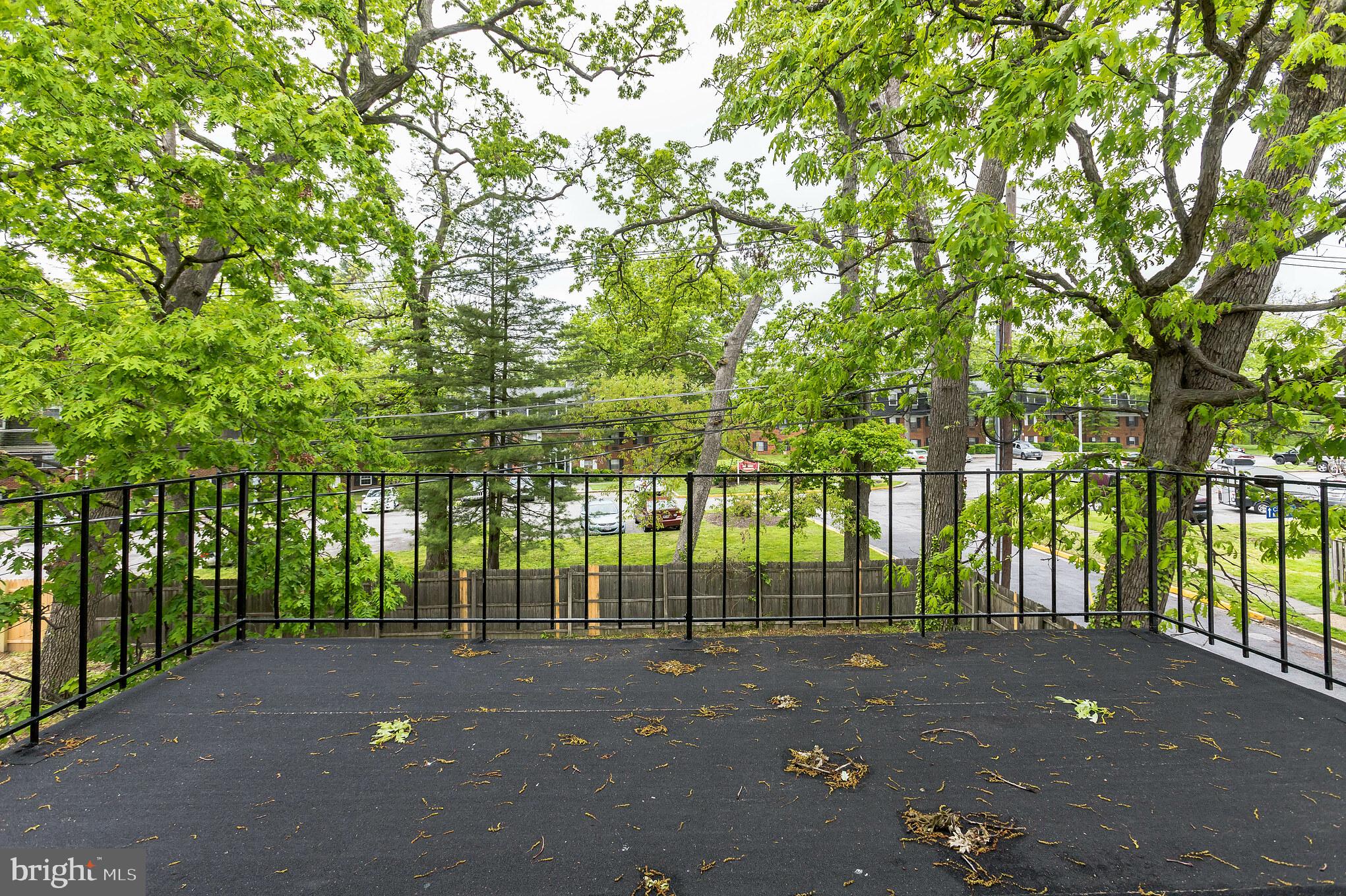 740 Charing Cross Road Baltimore, MD 21229 - Photo 17 of 29 Owners private Deck