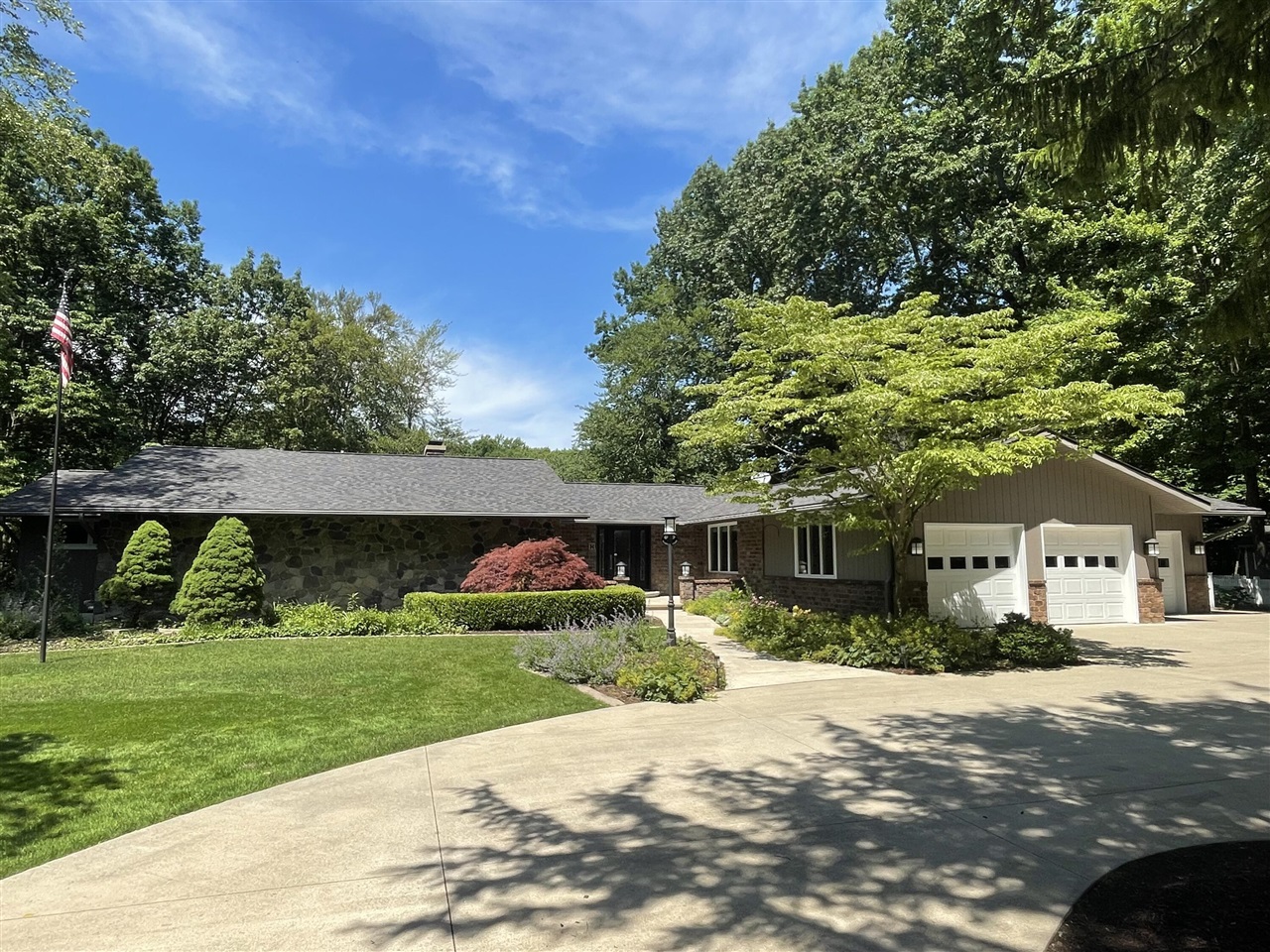 6697 Warren Woods Road Three Oaks, MI 49128 - Photo 1 of 99