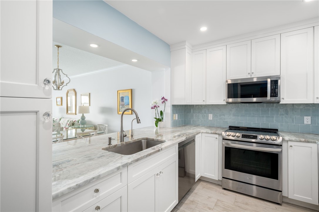901 Bay Road, Unit 103 Vero Beach, FL 32963 - Photo 12 of 36