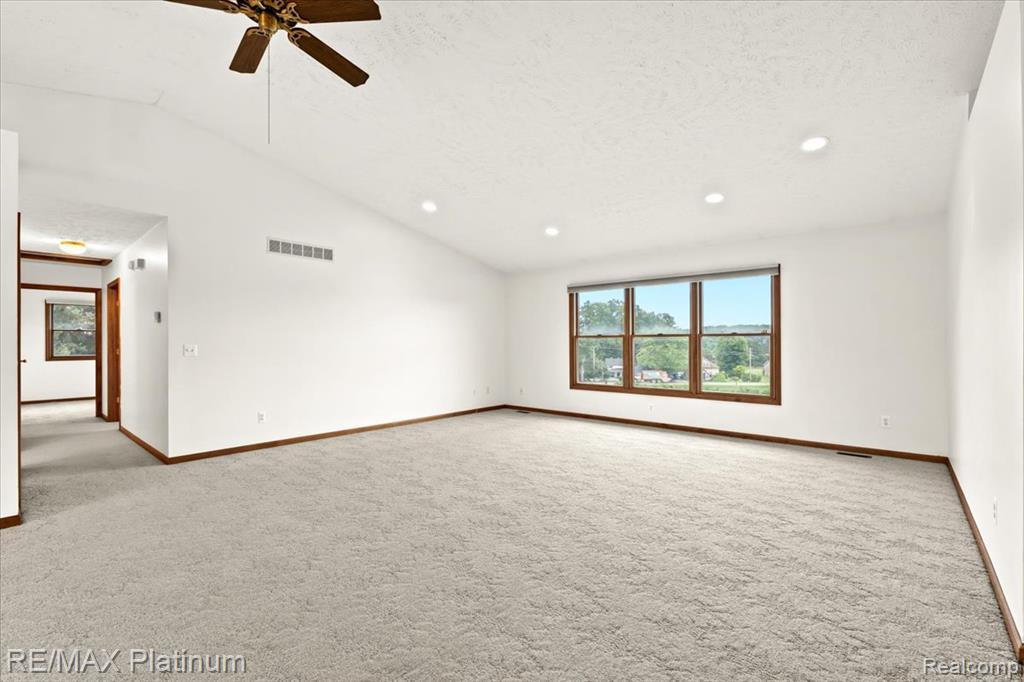 6893 Sanford Road Howell, MI 48855 - Photo 8 of 44