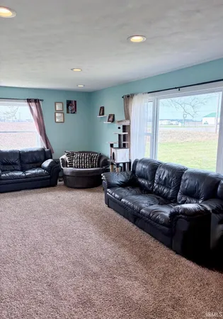$220,000 | 1530 West Us Highway, Decatur, IN 46733