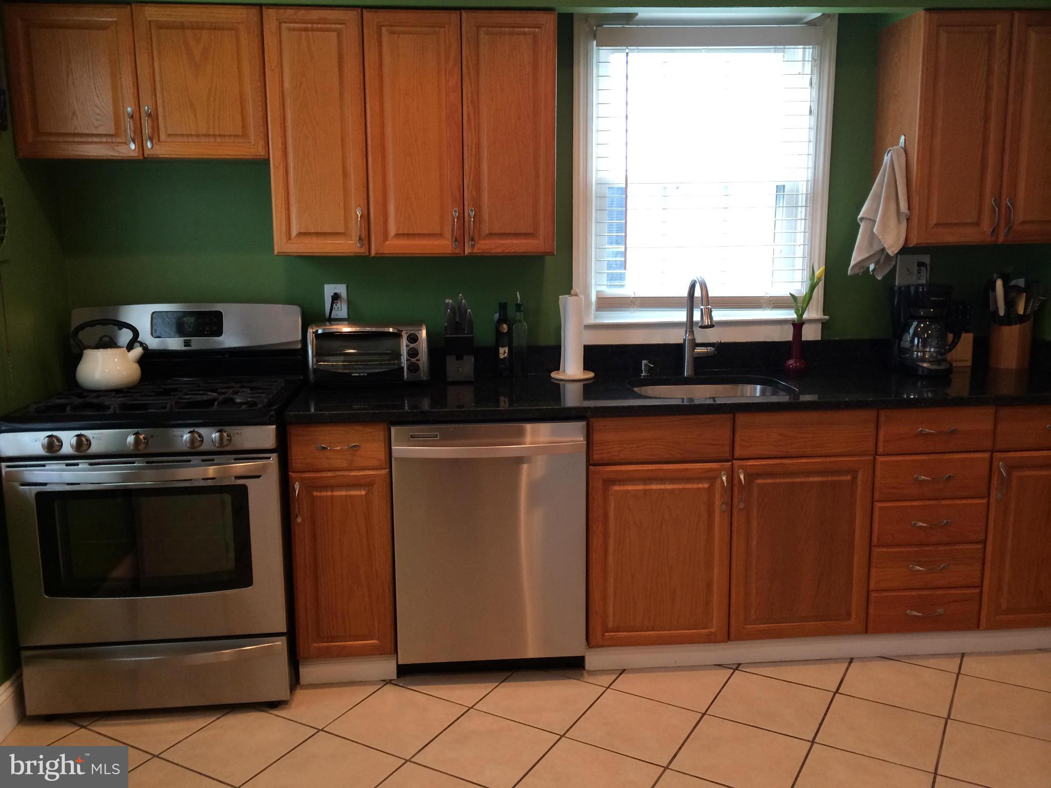 903 Litchfield Road Baltimore, MD 21239 - Photo 13 of 30 Kitchen