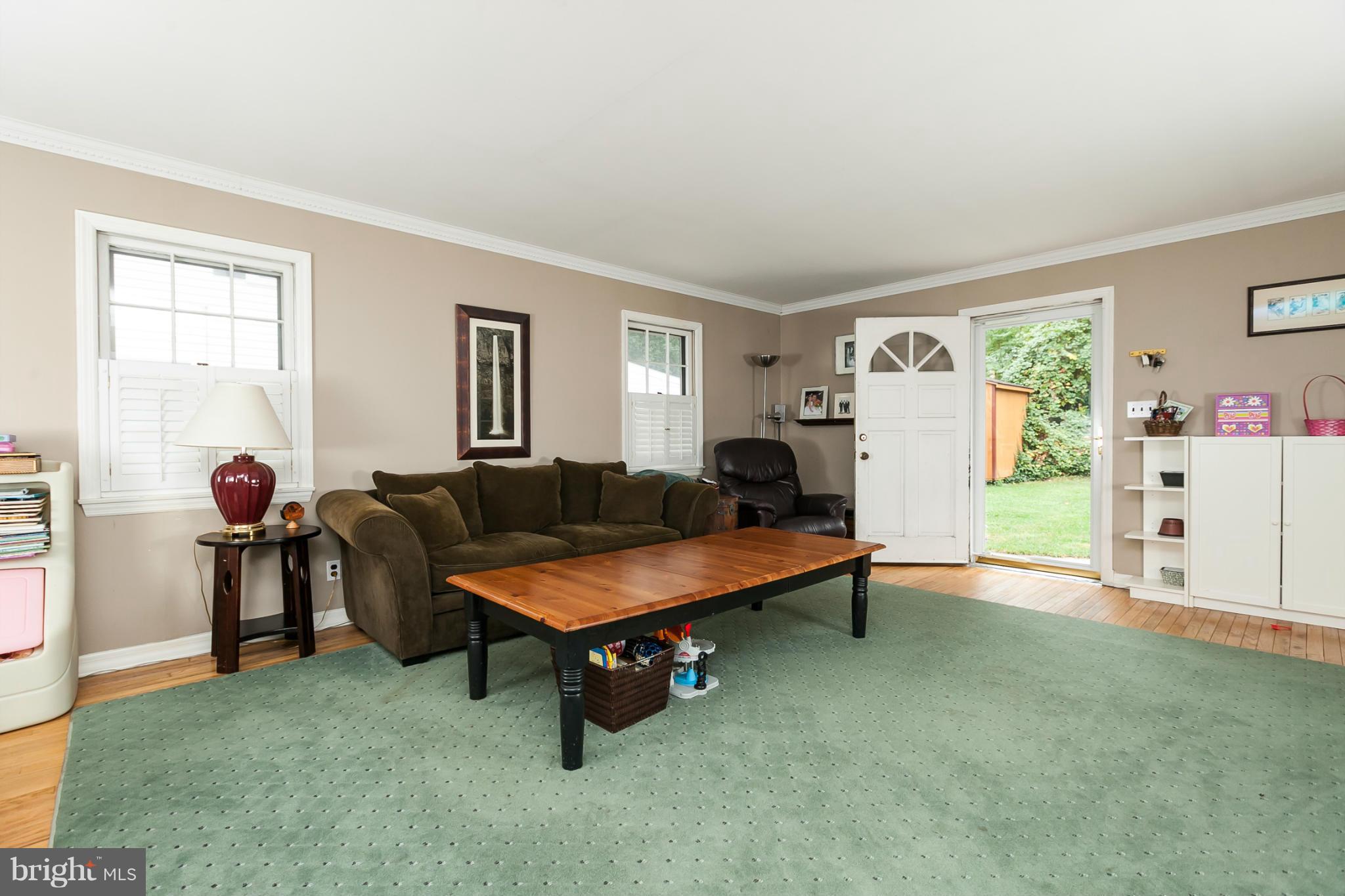 903 Litchfield Road Baltimore, MD 21239 - Photo 6 of 30 Family Room
