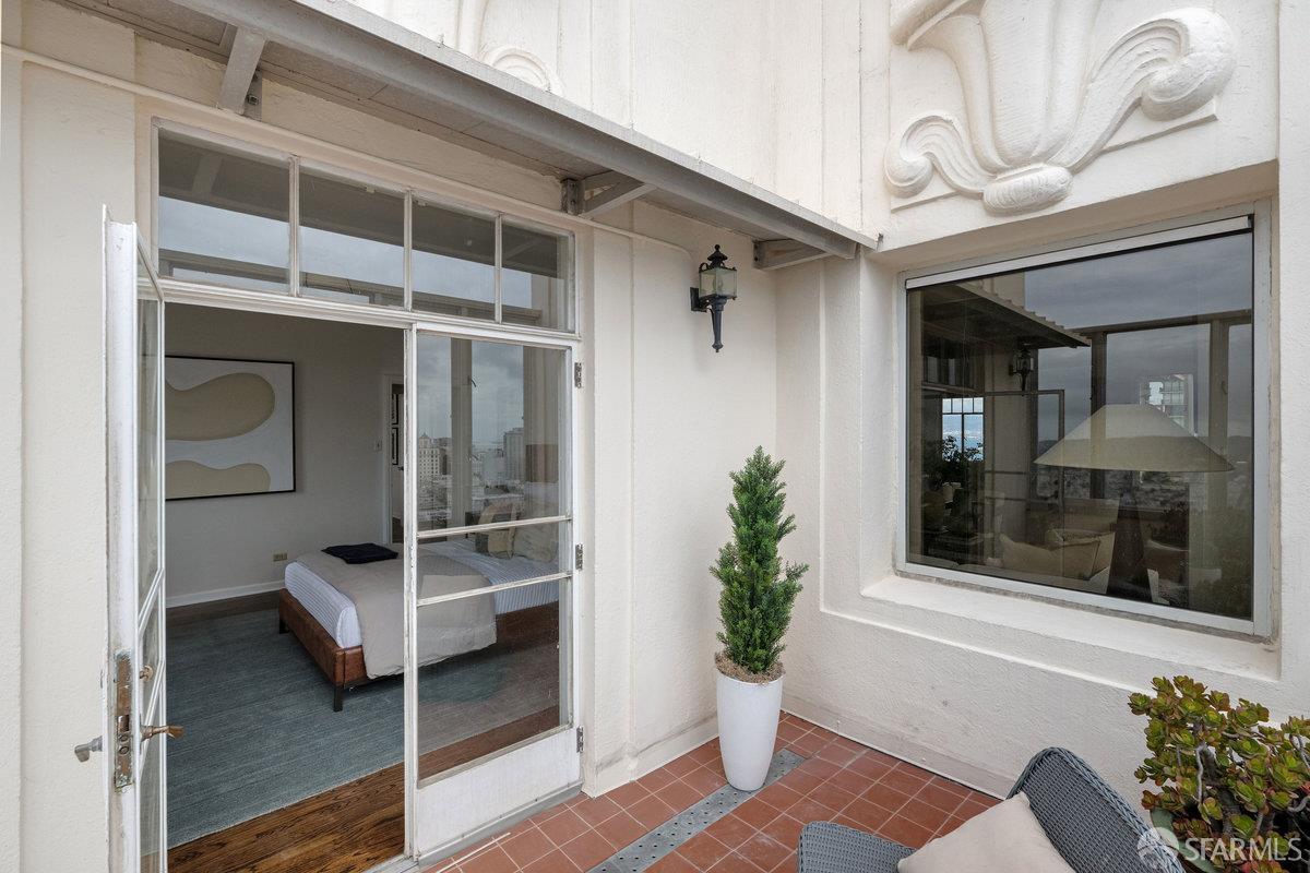 1101 Green Street, Unit 1801 San Francisco, CA 94109 - Photo 29 of 45 a view of a balcony with potted plants