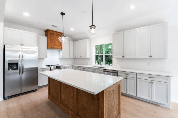 $3,300 | 54 Legend Mill Court, The Woodlands, TX 77382