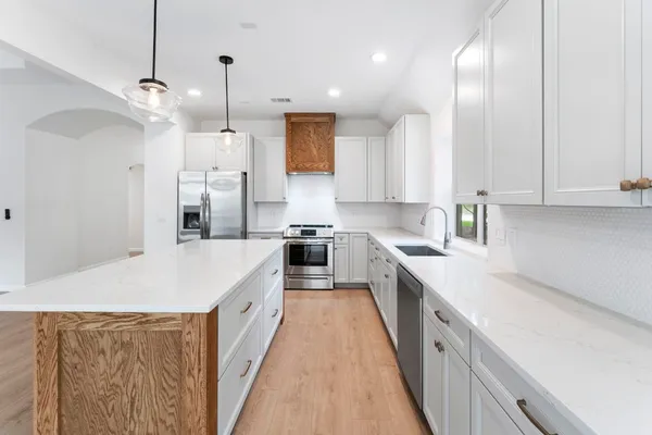 $3,300 | 54 Legend Mill Court, The Woodlands, TX 77382