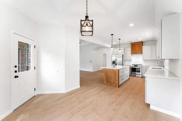 $3,300 | 54 Legend Mill Court, The Woodlands, TX 77382