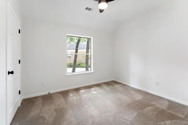 $3,300 | 54 Legend Mill Court, The Woodlands, TX 77382