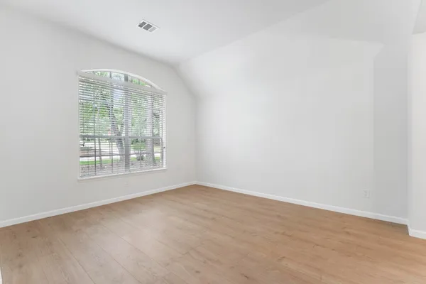 $3,300 | 54 Legend Mill Court, The Woodlands, TX 77382