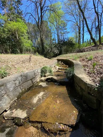 $1,695 | 2073 East Roxboro Road Northeast, Unit 2073A, Brookhaven, GA 30324