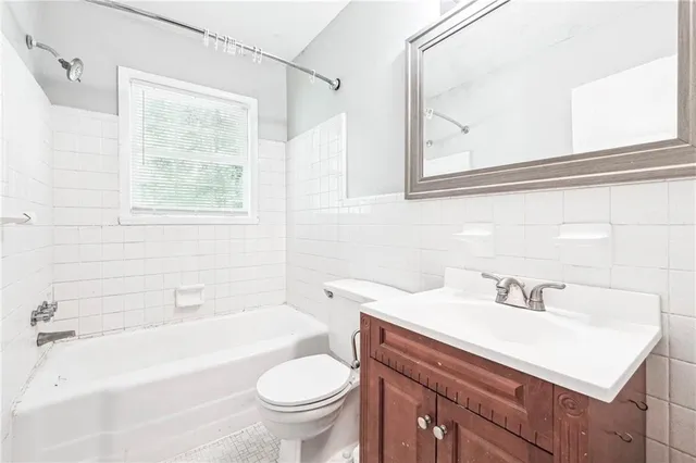 $1,695 | 2073 East Roxboro Road Northeast, Unit 2073A, Brookhaven, GA 30324