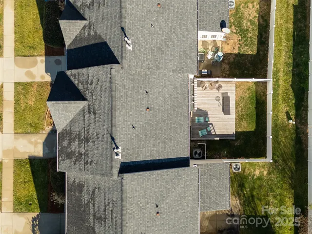 a picture of a bathroom