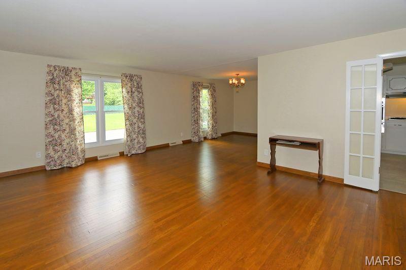 111 Green Acres Road St. Louis, MO 63137 - Photo 4 of 34 Gallery Image 4