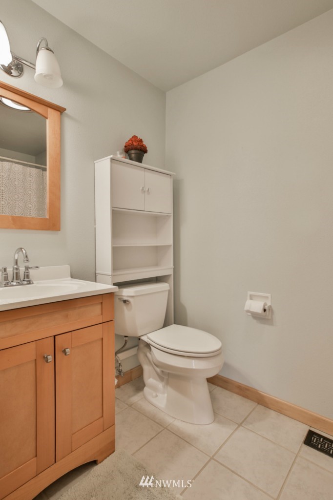 1933 Southeast 17th Court Renton, WA 98055 - Photo 15 of 24 Gallery Image 15