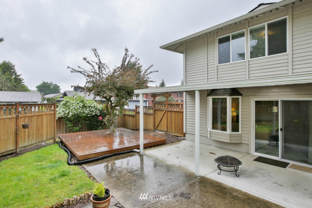 1933 Southeast 17th Court Renton, WA 98055 - Photo 20 of 24 Gallery Image 20