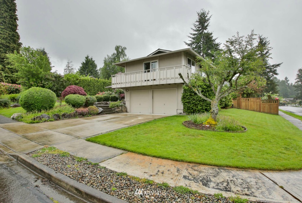 1933 Southeast 17th Court Renton, WA 98055 - Photo 23 of 24 Gallery Image 23