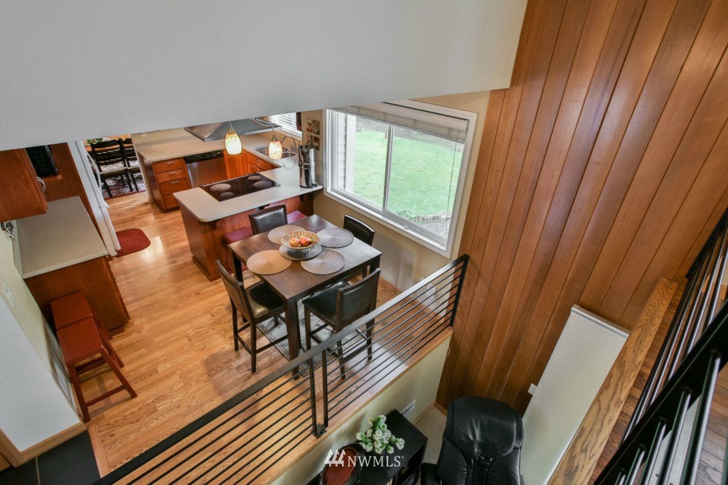 1933 Southeast 17th Court Renton, WA 98055 - Photo 10 of 24 Gallery Image 10