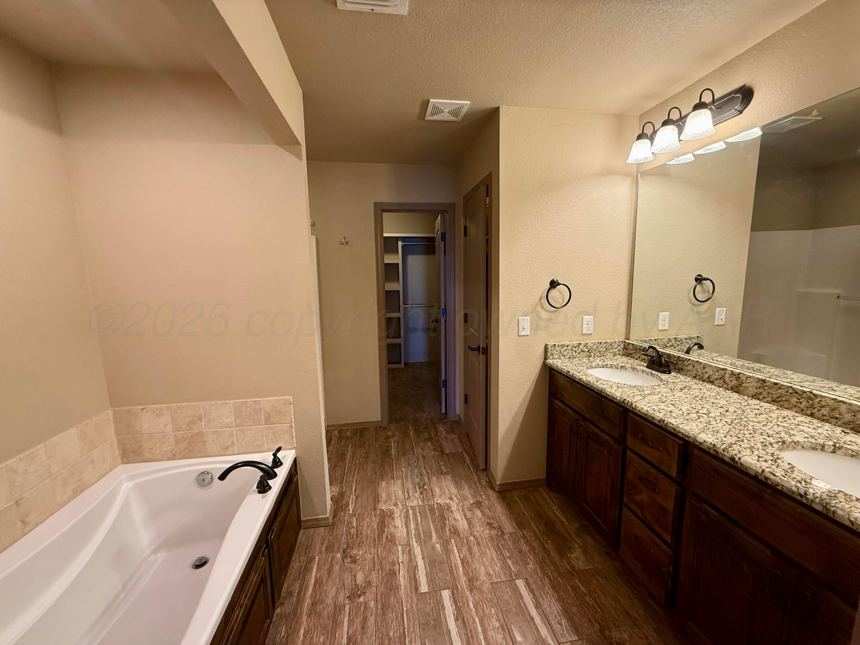 4501 Katharina Court Amarillo, TX 79110 - Photo 9 of 19 Primary Bathroom