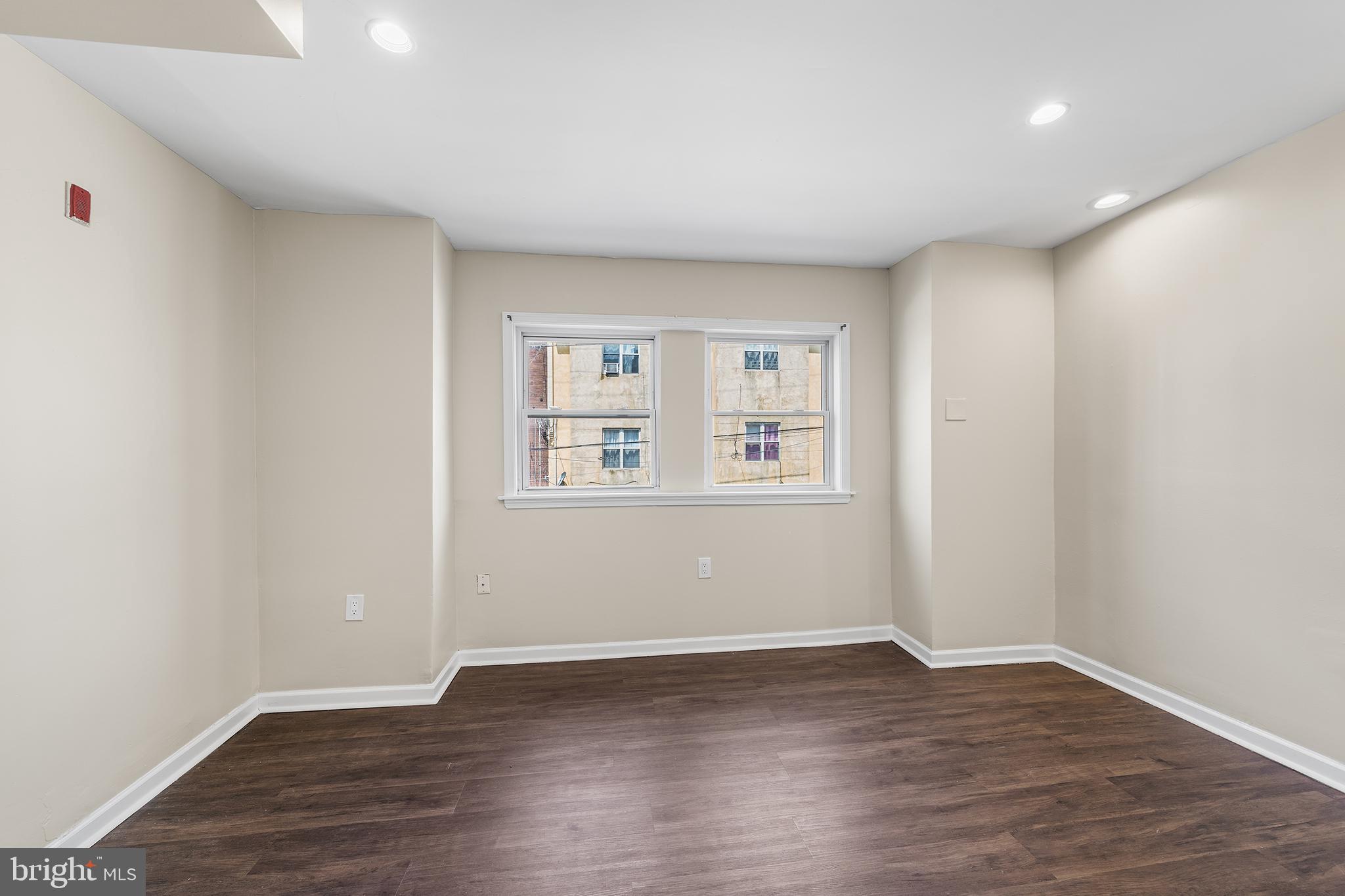 2003 South 7th Street, Unit 2 Philadelphia, PA 19148 - Photo 11 of 27 Bedroom 1 - main level