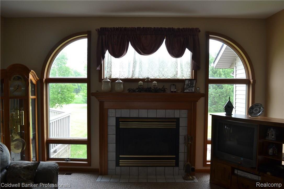 1523 Baldwin Road Lapeer, MI 48446 - Photo 18 of 33 004.JPG