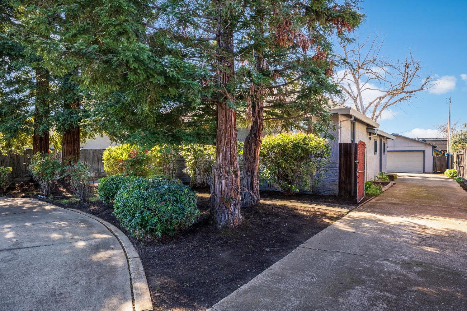 3125 Kobrock Way Carmichael, CA 95608 - Photo 3 of 29