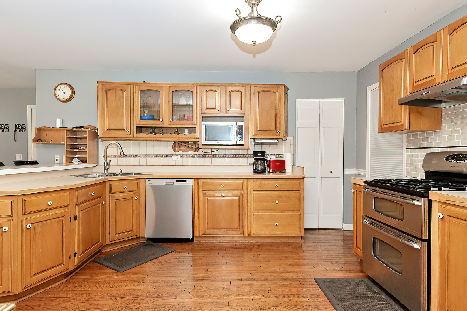 25 Lippincott Road Fox Lake, IL 60020 - Photo 5 of 37