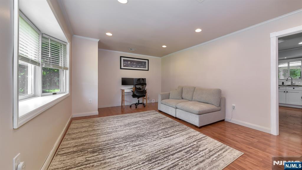 28 Ferndale Road Wayne, NJ 07470 - Photo 4 of 35