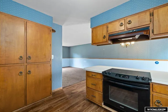 $205,000 | 805 Freimuth Avenue, Lingle, WY 82223