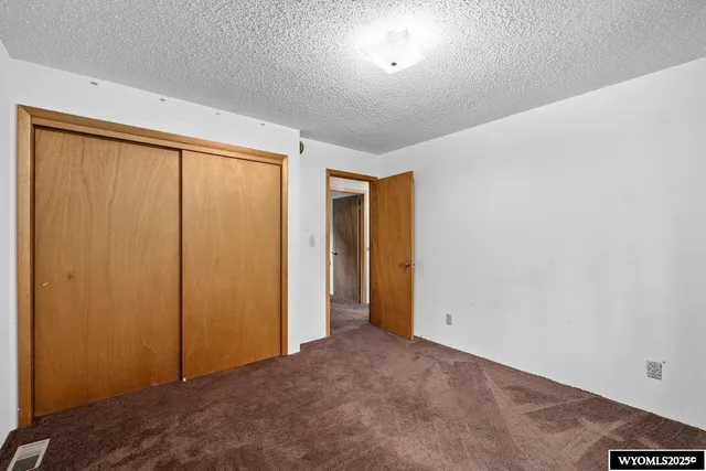 $205,000 | 805 Freimuth Avenue, Lingle, WY 82223