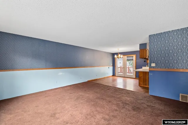 $205,000 | 805 Freimuth Avenue, Lingle, WY 82223