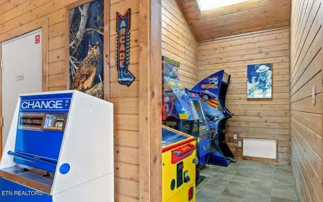 $285,000 | 1260 Ski View Drive, Unit 8304, Gatlinburg, TN 37738