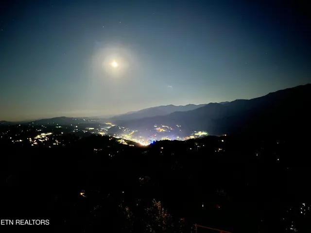 $285,000 | 1260 Ski View Drive, Unit 8304, Gatlinburg, TN 37738