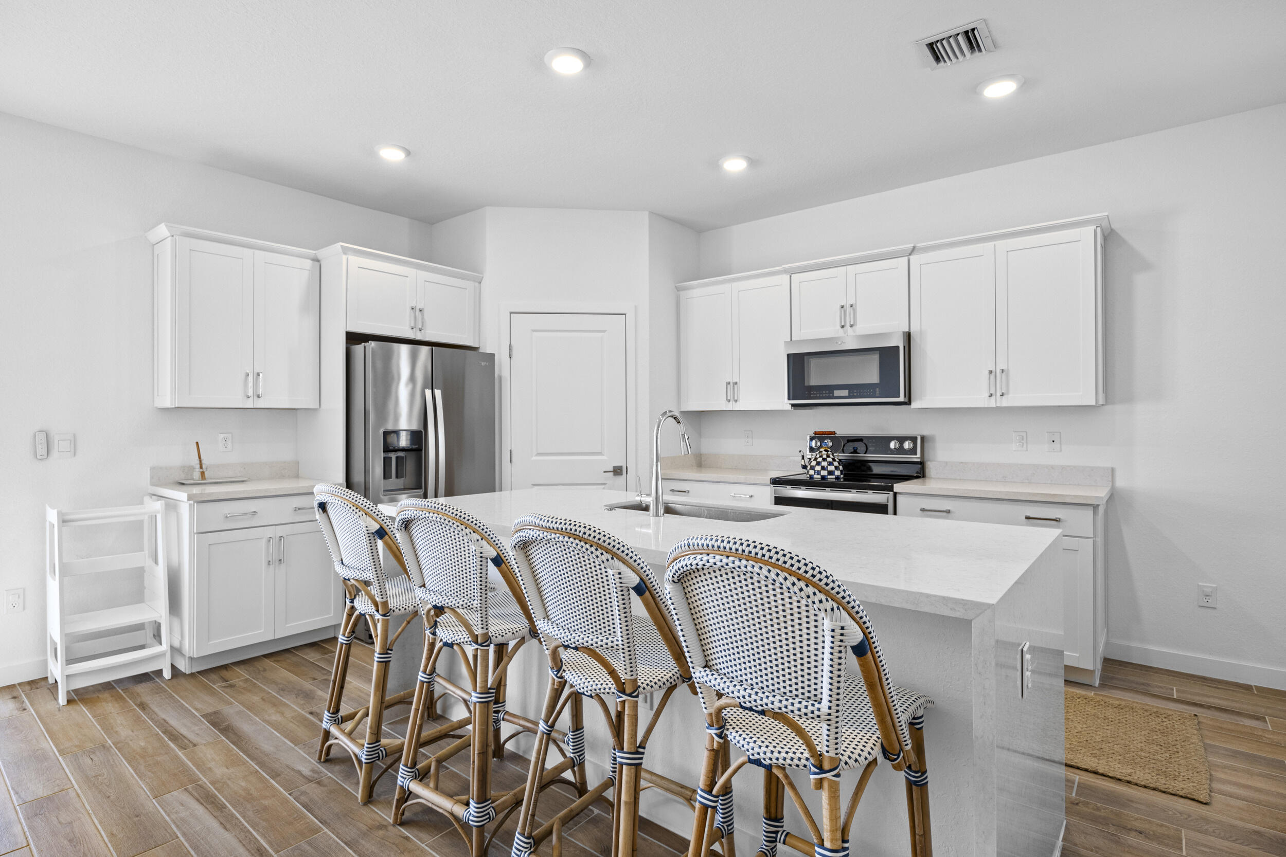 7206 Rockwood Road Jupiter, FL 33458 - Photo 9 of 36 10_jv2a5278