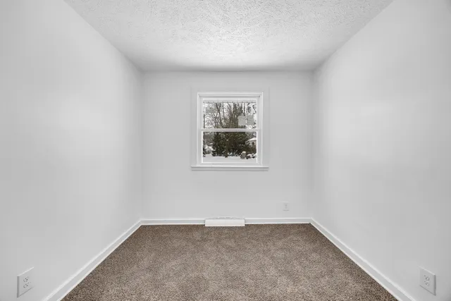 $285,000 | 2621 Poe Avenue Southwest, Wyoming, MI 49509