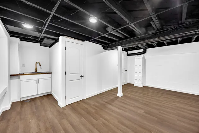 $285,000 | 2621 Poe Avenue Southwest, Wyoming, MI 49509